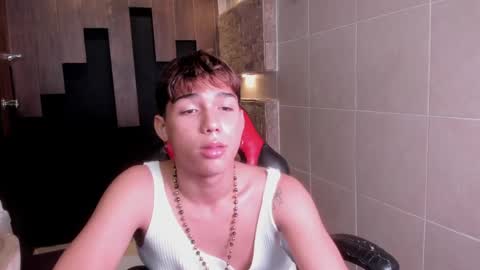 Snapshot of andres_landers chatting on May 2026 07:12:01 PM online show from May 2026 07:12:01 PM