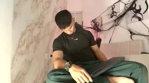 andres_stud online show from October 2025 04:29:02 AM