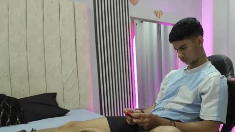 Snapshot of andres_stud777 chatting on November 2025 04:56:01 AM ANDRES online show from November 2025 04:56:01 AM