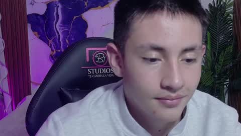 andres_tay online show from May 2026 02:17:01 AM