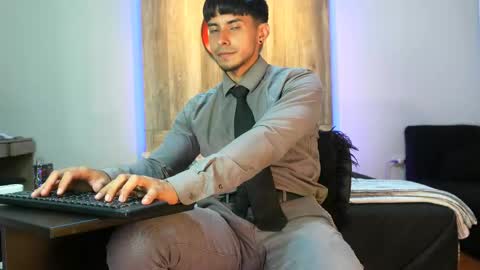 Andrew online show from March 2025 02:52:01 AM