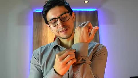 Andrew online show from September 2025 01:53:01 AM