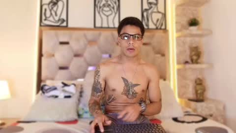 Snapshot of andrew_haalls chatting on November 2025 09:00:02 PM andrew_haalls online show from November 2025 09:00:02 PM