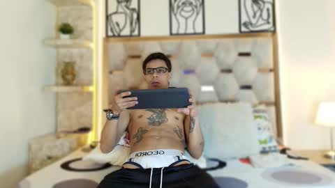 Snapshot of andrew_haalls chatting on November 2025 09:30:02 PM andrew_haalls online show from November 2025 09:30:02 PM