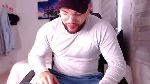 andrew_holden__ online show from January 2026 10:45:01 PM