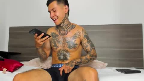 andrew_sanders69 online show from November 2025 04:33:02 AM