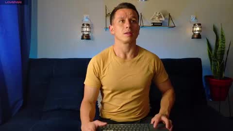 andrewfalcon_ online show from May 2026 04:25:02 PM