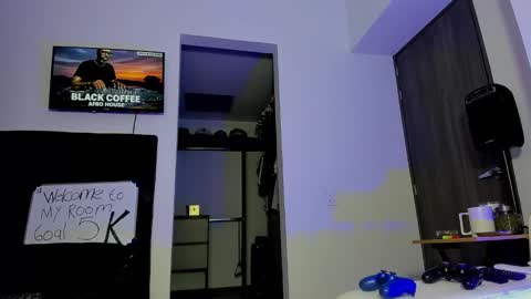 Snapshot of andrewjohnson0 chatting on October 2025 11:27:01 PM Andrew Johnson online show from October 2025 11:27:01 PM