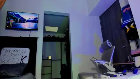 Snapshot of andrewjohnson0 chatting on November 2025 07:38:01 PM Andrew Johnson online show from November 2025 07:38:01 PM