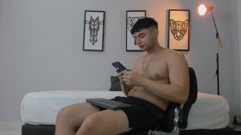 Andrewlamar21 online show from January 2025 01:42:02 PM