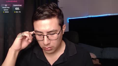 andrewmhilton_ online show from February 2026 06:17:01 AM