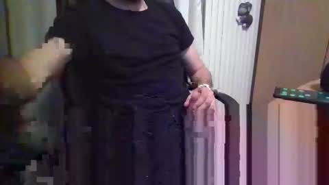 andrewpc192 online show from April 2026 09:37:01 PM