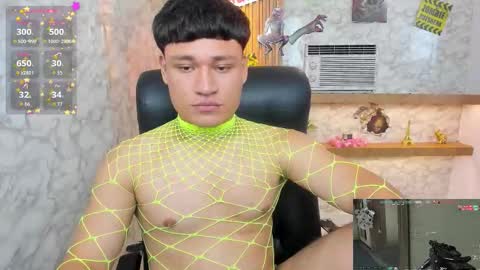 Snapshot of andrewpeach chatting on October 2025 09:57:01 PM Andrew online show from October 2025 09:57:01 PM