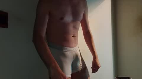 Snapshot of andrexmartinex chatting on December 2024 02:54:01 AM Andres online show from December 2024 02:54:01 AM