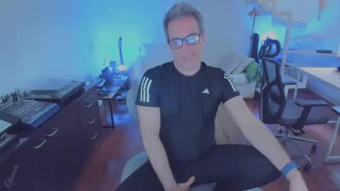 Andrew online show from November 2025 04:19:01 PM