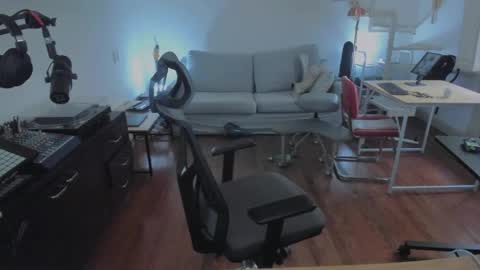 Andrew online show from March 2026 12:02:02 PM