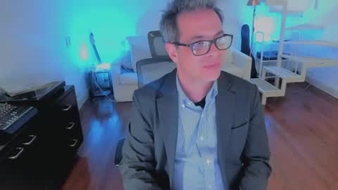 Snapshot of andy0pandi chatting on June 2026 05:12:01 AM Andrew online show from June 2026 05:12:01 AM