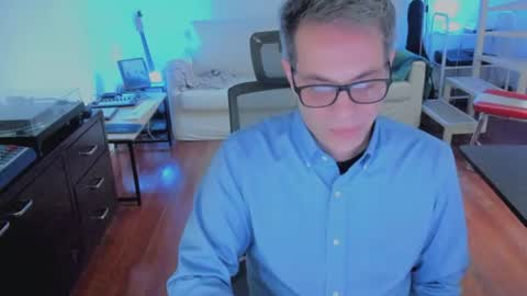Snapshot of andy0pandi chatting on August 2026 05:01:01 PM Andrew online show from August 2026 05:01:01 PM