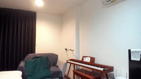 Andrew online show from November 2025 02:56:02 AM