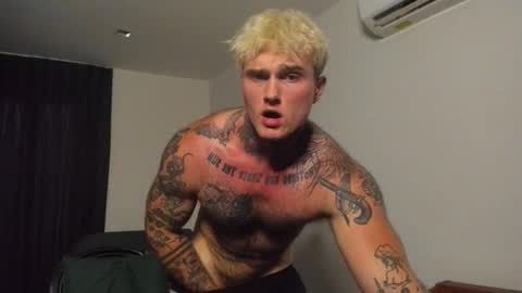 Snapshot of andy_hunk chatting on April 2026 05:01:02 AM Andrew online show from April 2026 05:01:02 AM