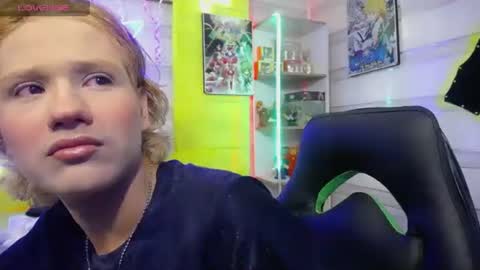 andy online show from November 2025 08:11:02 PM