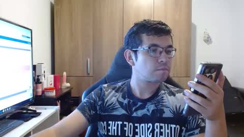 Snapshot of andyisasexmirrage chatting on December 2025 12:38:02 AM Andres online show from December 2025 12:38:02 AM