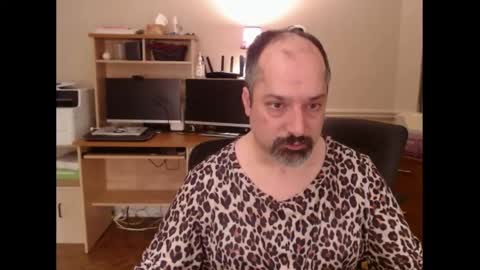 Snapshot of andymancanv2 chatting on April 2026 02:42:01 AM AndyManCan2 online show from April 2026 02:42:01 AM