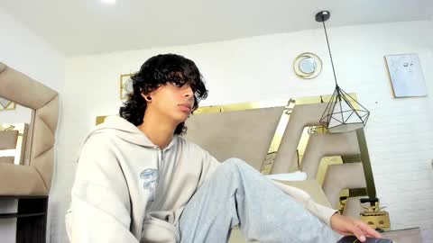 andyxibrat online show from October 2025 12:11:01 PM