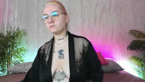 Anet Dream online show from November 2025 05:04:02 PM