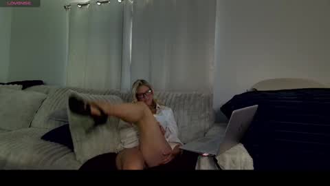 Snapshot of angel01432023 chatting on October 2025 05:14:02 PM angel01432023 online show from October 2025 05:14:02 PM