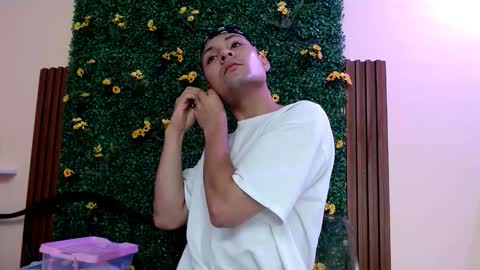 Snapshot of angel666smit chatting on November 2025 06:21:01 PM angel online show from November 2025 06:21:01 PM