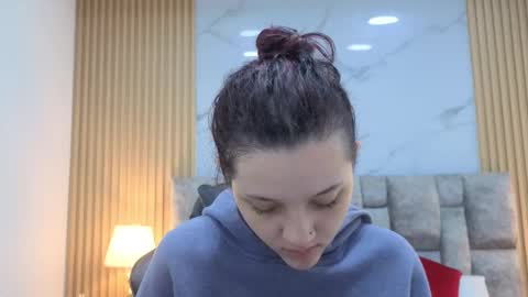 Snapshot of angel__kiss chatting on February 2026 12:47:02 PM angel__kiss online show from February 2026 12:47:02 PM