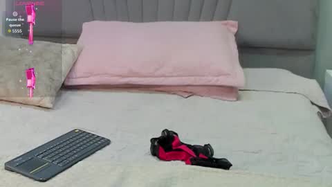 Angel online show from November 2025 03:17:01 AM