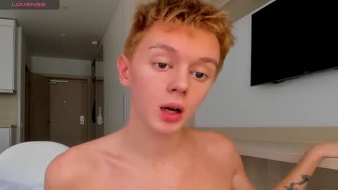 angel_andreww online show from March 2025 10:49:01 AM