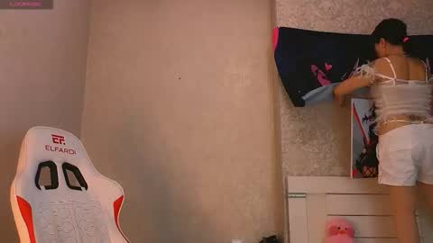 angel_asia_ online show from December 2025 10:43:01 AM