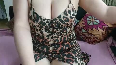 Snapshot of angel_coconut chatting on October 2025 08:27:05 AM Angel coco online show from October 2025 08:27:05 AM