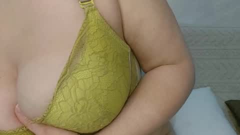 Snapshot of angel_coconut chatting on December 2025 06:10:02 AM Angel coco online show from December 2025 06:10:02 AM