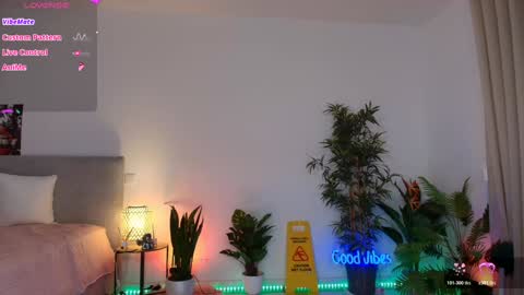 Snapshot of angel_danm_milf chatting on November 2025 09:30:01 AM Patricia - online show from November 2025 09:30:01 AM