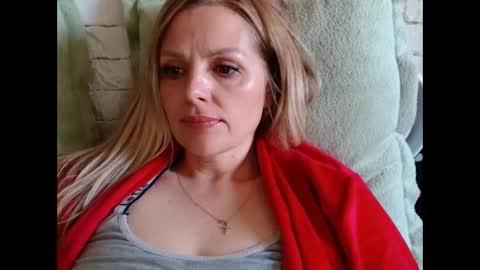 Snapshot of angel_girllovemy chatting on October 2025 08:05:02 AM ANGEL online show from October 2025 08:05:02 AM