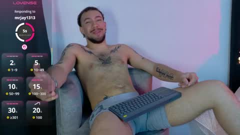 Snapshot of angel_kyrozz chatting on May 2026 06:49:02 PM angel_kyrozz online show from May 2026 06:49:02 PM