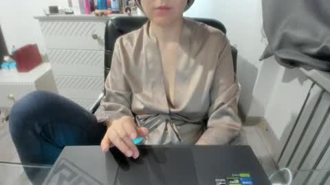 angel_lee__ online show from February 2025 11:36:01 AM