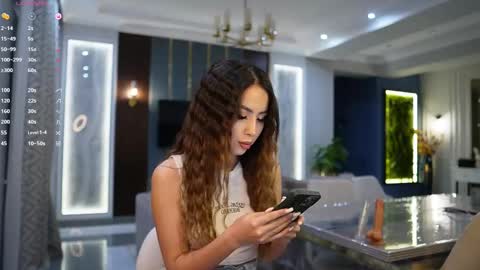 Snapshot of angel_luisa chatting on February 2025 02:15:02 PM Luisa online show from February 2025 02:15:02 PM