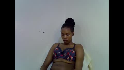 Snapshot of angel_mia5 chatting on December 2025 12:38:02 AM angel_mia5 online show from December 2025 12:38:02 AM