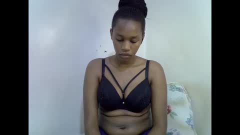 Snapshot of angel_mia5 chatting on December 2025 03:25:02 AM angel_mia5 online show from December 2025 03:25:02 AM