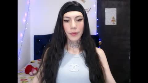 Snapshot of angel_moon69_ chatting on January 2025 11:25:01 AM follow me instagram   amymiranda69 online show from January 2025 11:25:01 AM