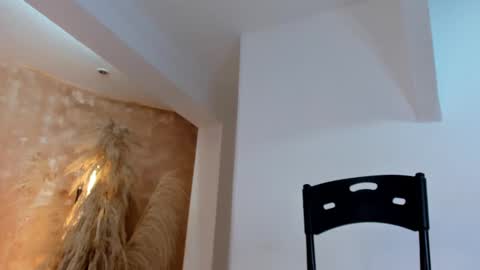 Snapshot of angel_nicolas chatting on February 2025 11:43:02 PM ANGEL online show from February 2025 11:43:02 PM