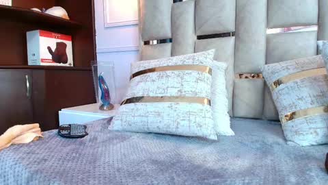 Nicolle  online show from February 2025 02:30:01 PM