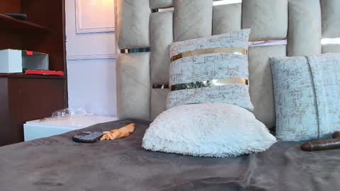 Nicolle  online show from March 2025 05:43:02 PM