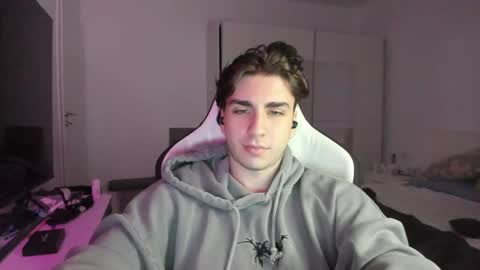 Angel online show from November 2025 11:02:01 PM