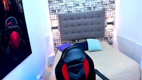 Angel Silver online show from December 2025 09:21:02 PM